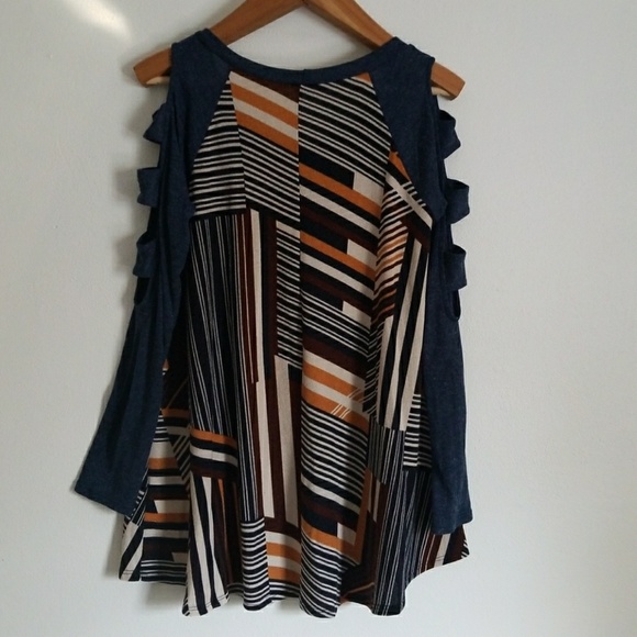 Cold Shoulder Top - Picture 6 of 6